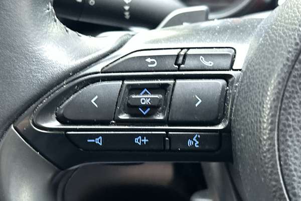 2022 Toyota Yaris Cross GX MXPB10R thumb-17
