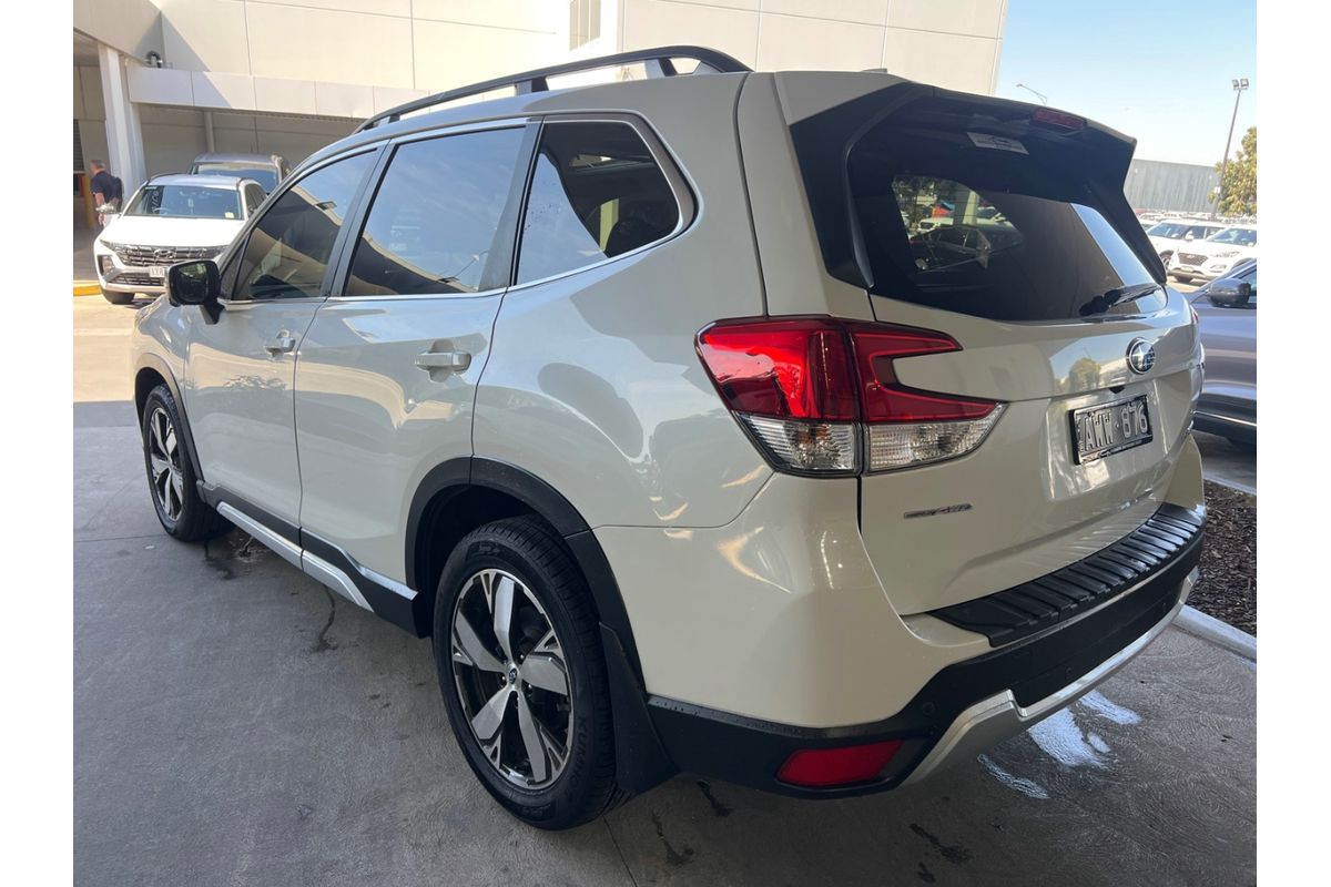 2018 Subaru Forester 2.5i-S S5 image 4