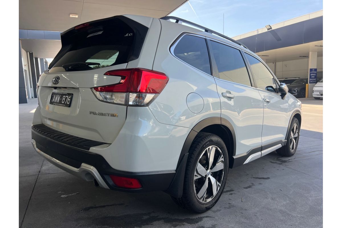 2018 Subaru Forester 2.5i-S S5 image 9