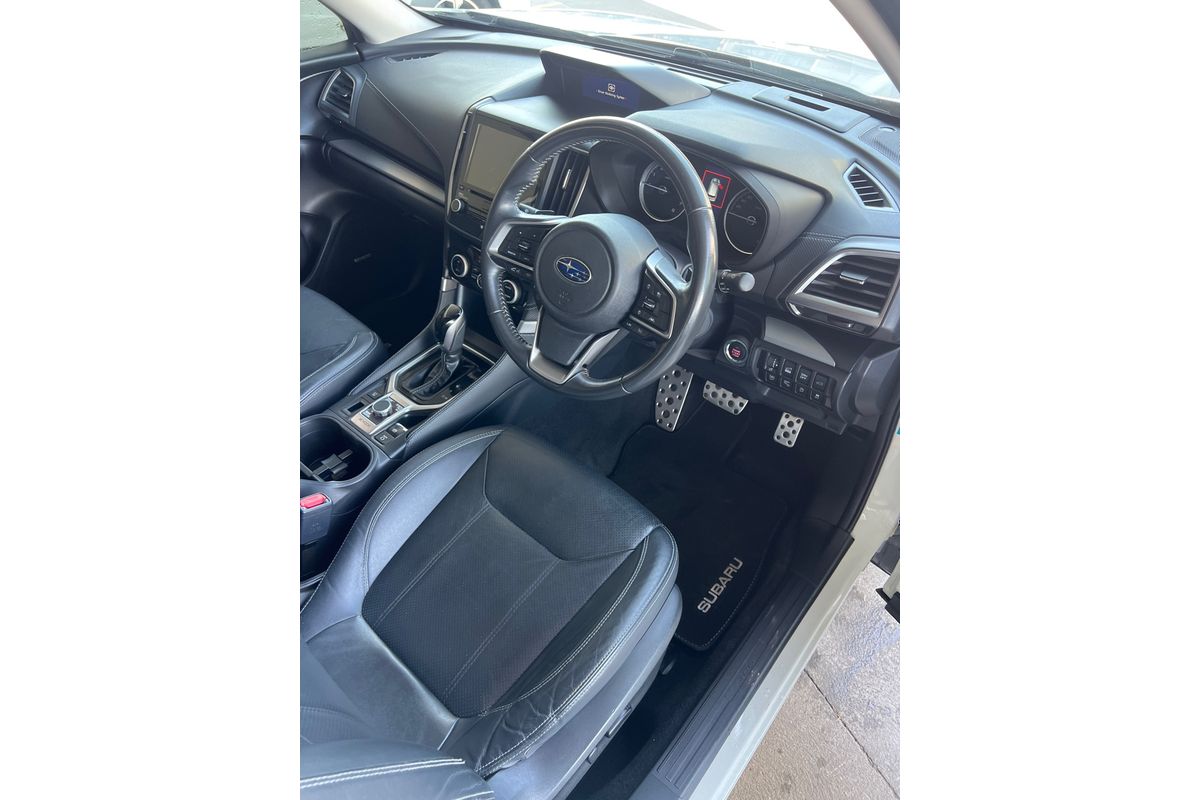 2018 Subaru Forester 2.5i-S S5 image 10
