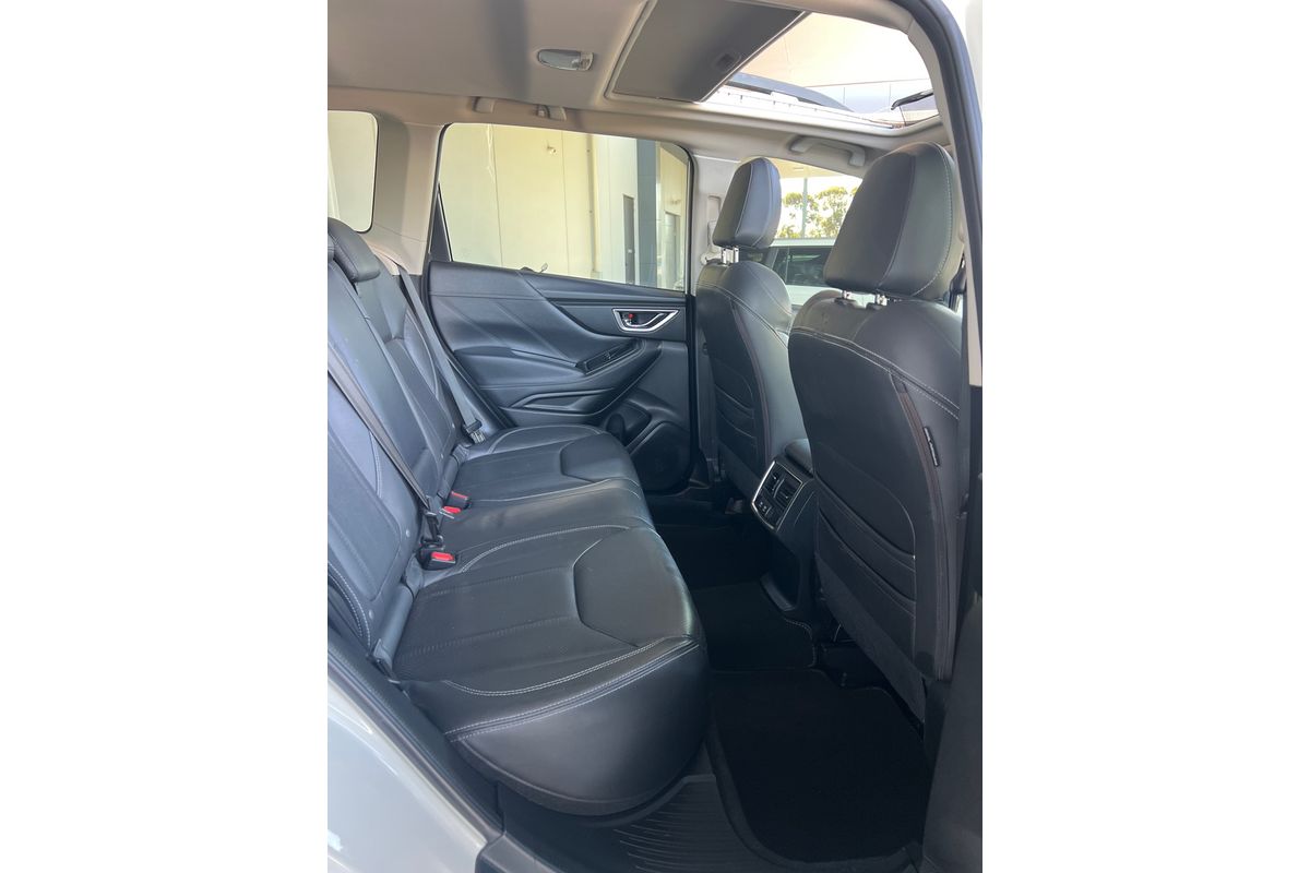 2018 Subaru Forester 2.5i-S S5 image 11