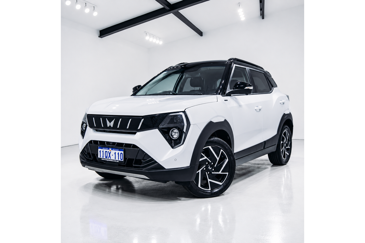 2025 Mahindra XUV3XO AX7L