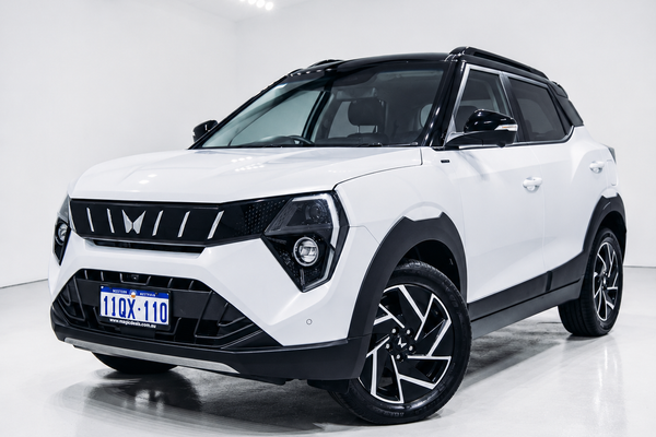 2025 Mahindra XUV3XO AX7L