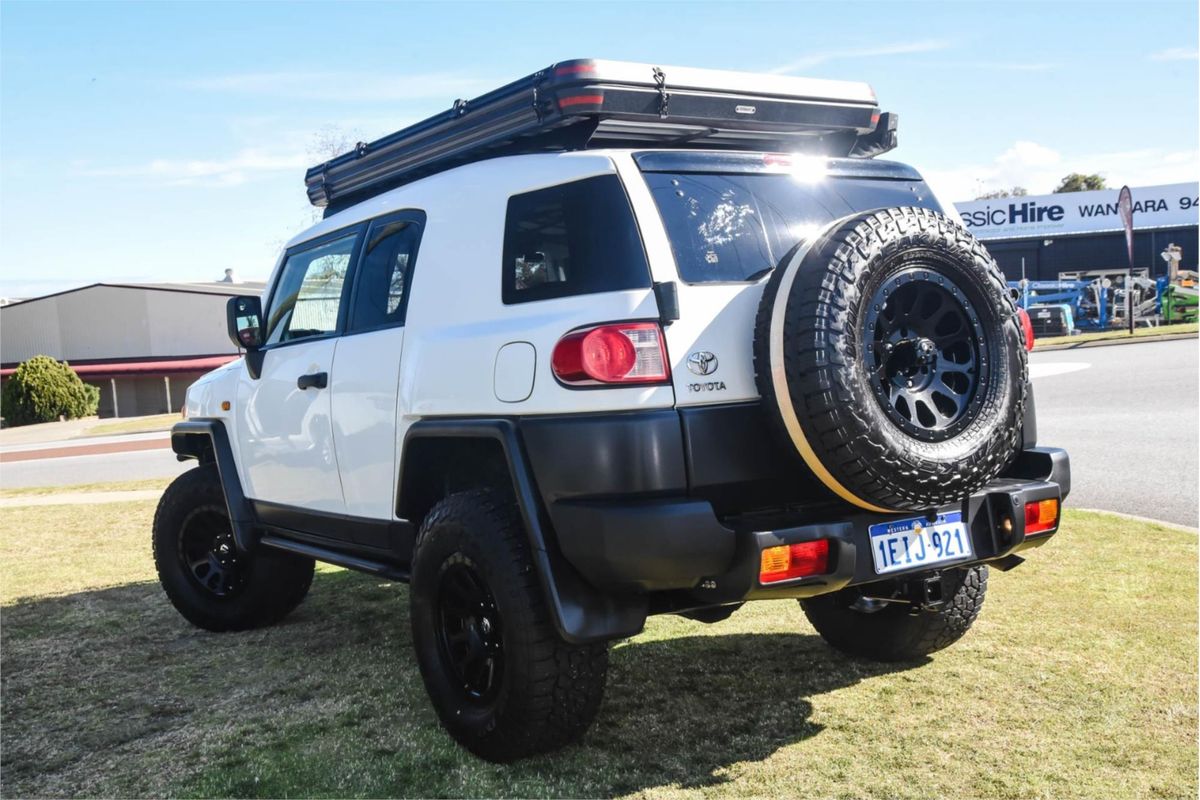 2012 Toyota FJ Cruiser GSJ15R