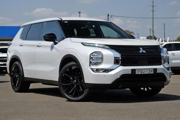 2024 Mitsubishi Outlander Black Edition ZM