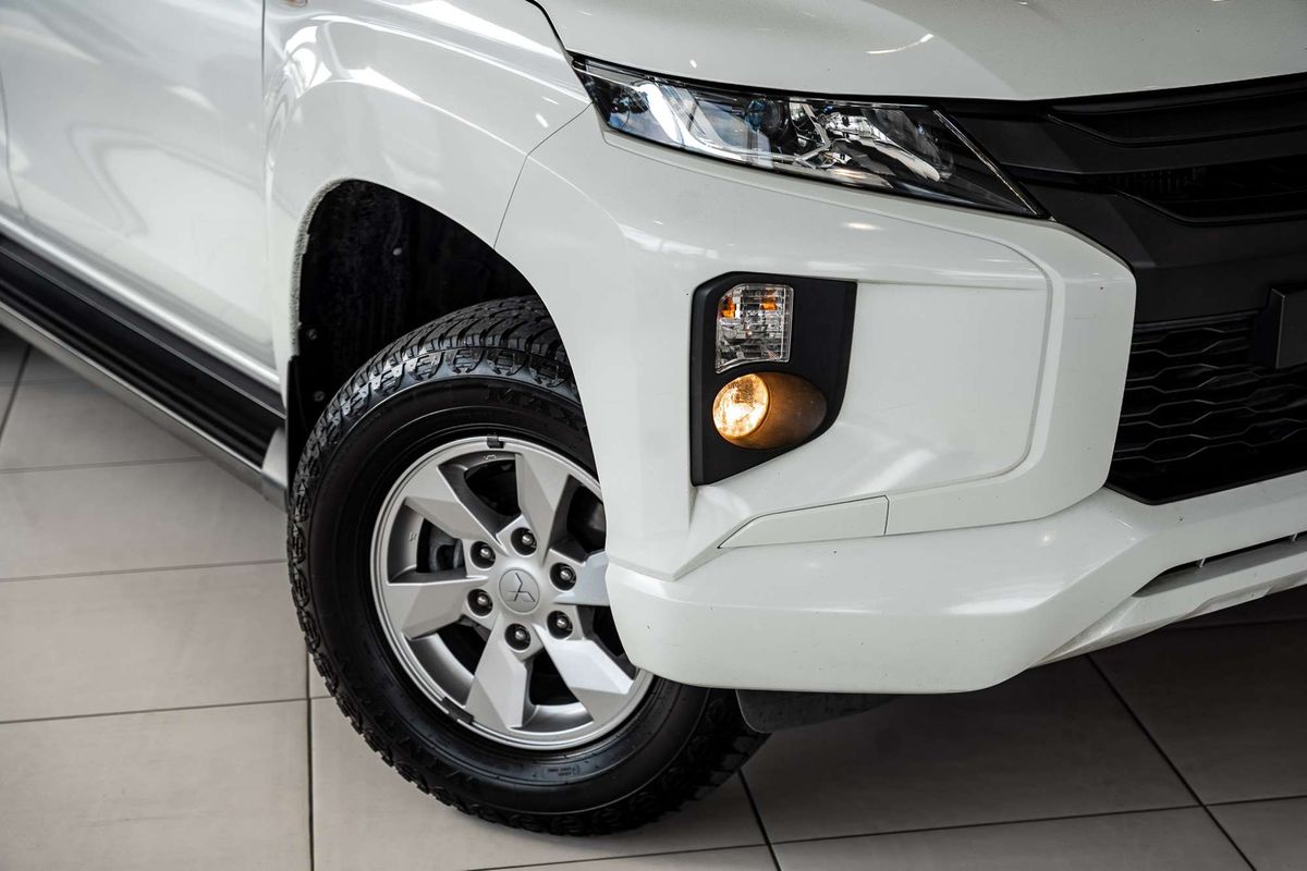 2022 Mitsubishi Triton GLX+ MR 4X4