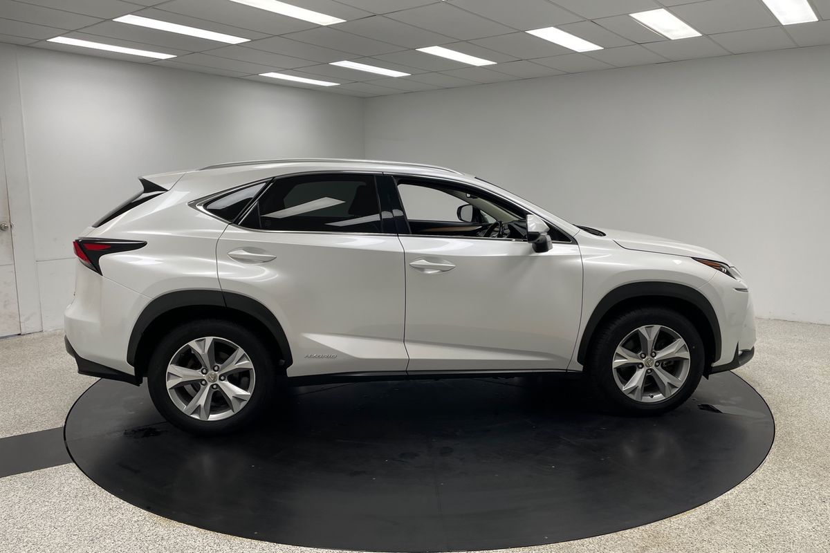 2015 Lexus NX NX300h Sports Luxury AYZ15R