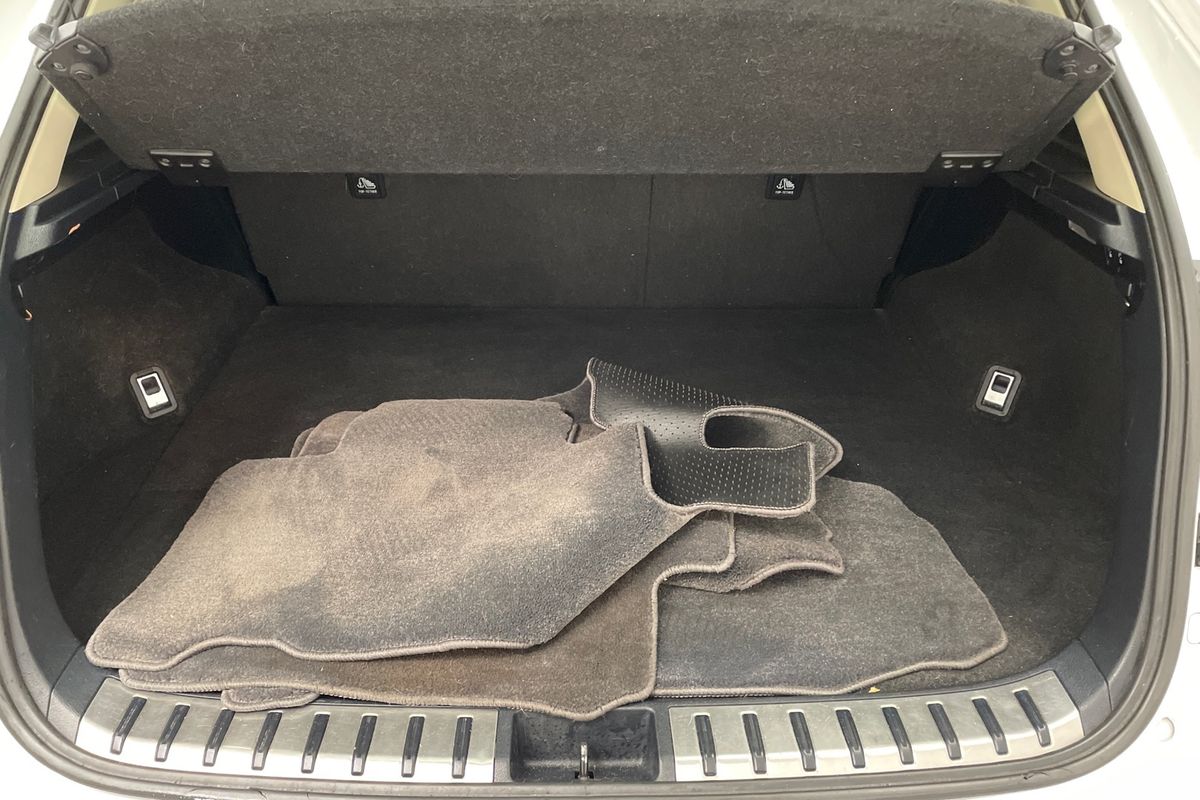 2015 Lexus NX NX300h Sports Luxury AYZ15R