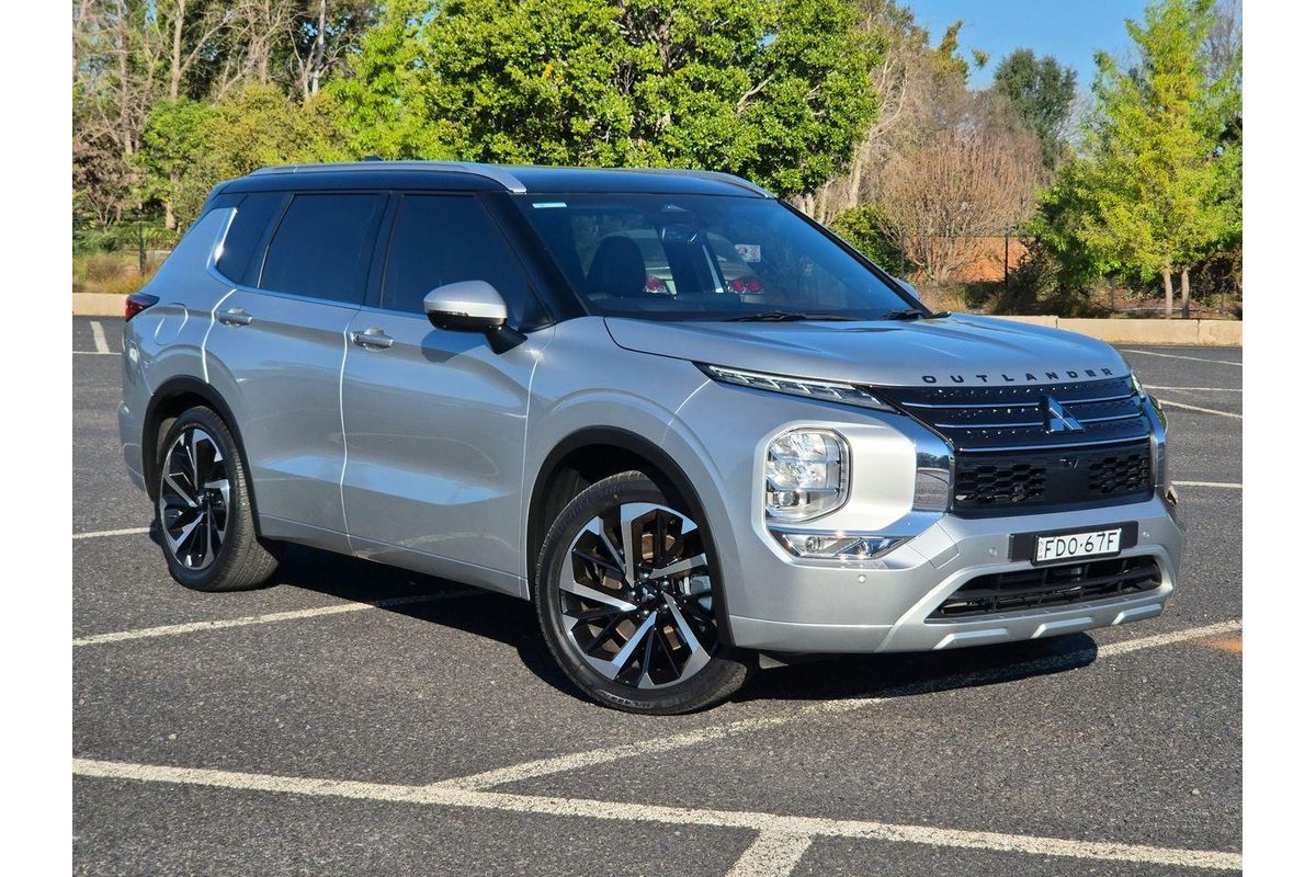 2023 Mitsubishi Outlander Exceed Tourer ZM