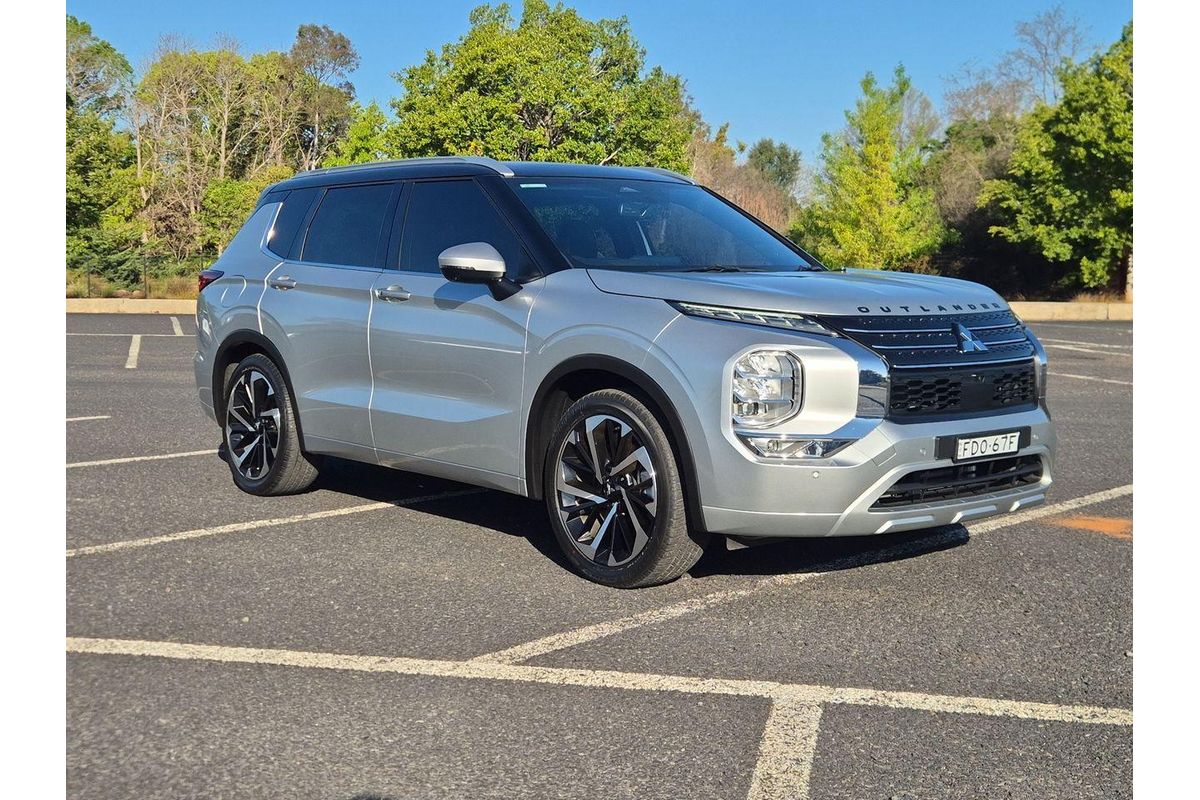 2023 Mitsubishi Outlander Exceed Tourer ZM