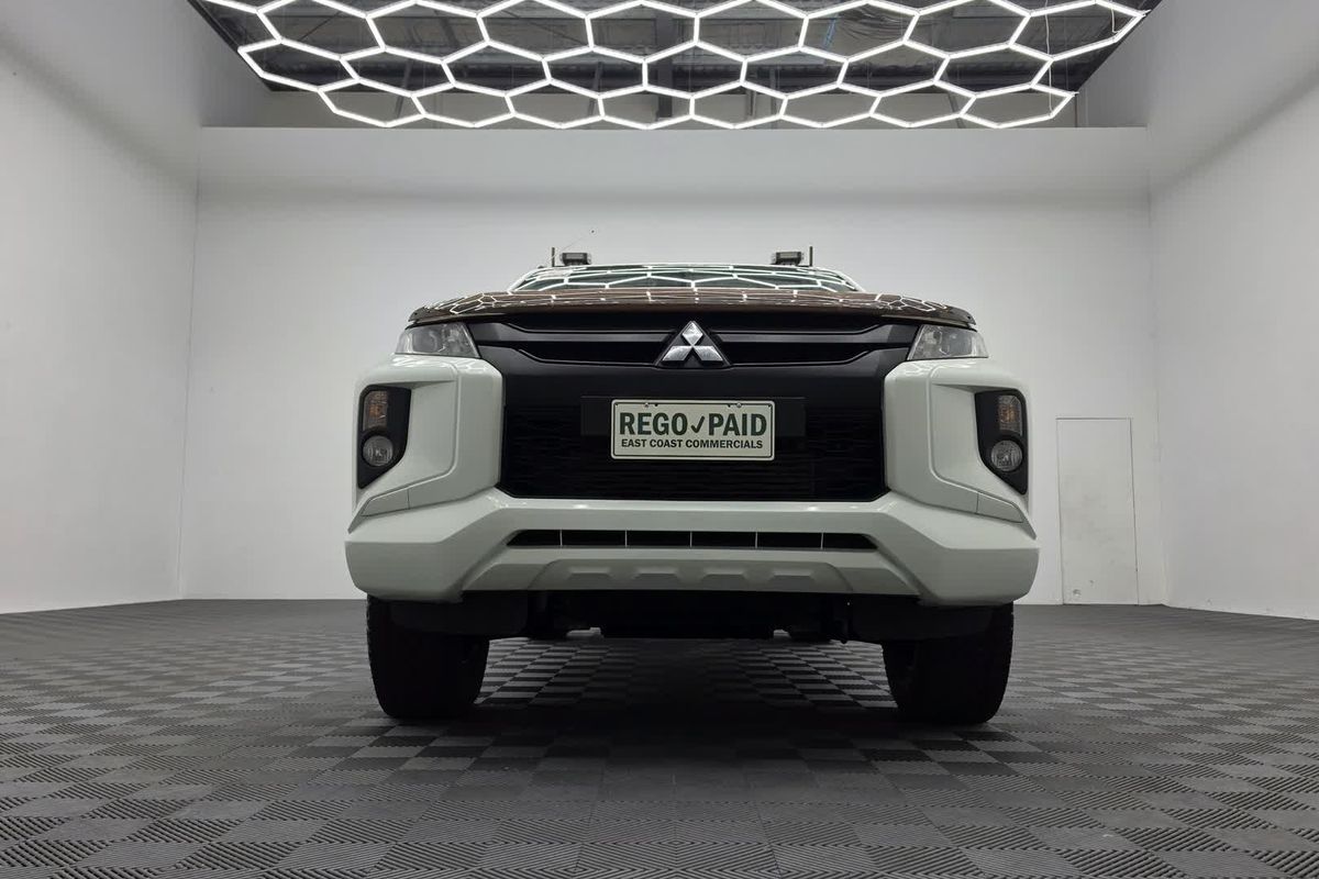 2022 Mitsubishi Triton GLX MR 4X4