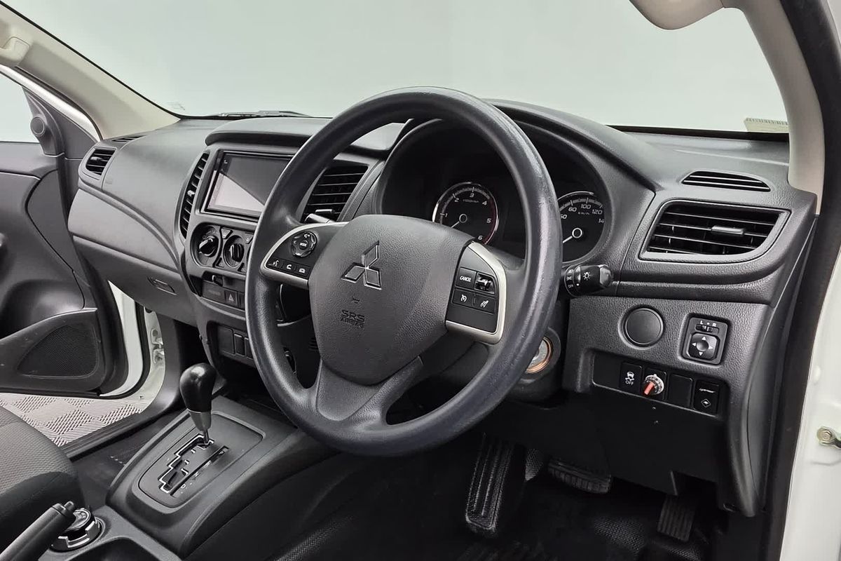 2022 Mitsubishi Triton GLX MR 4X4