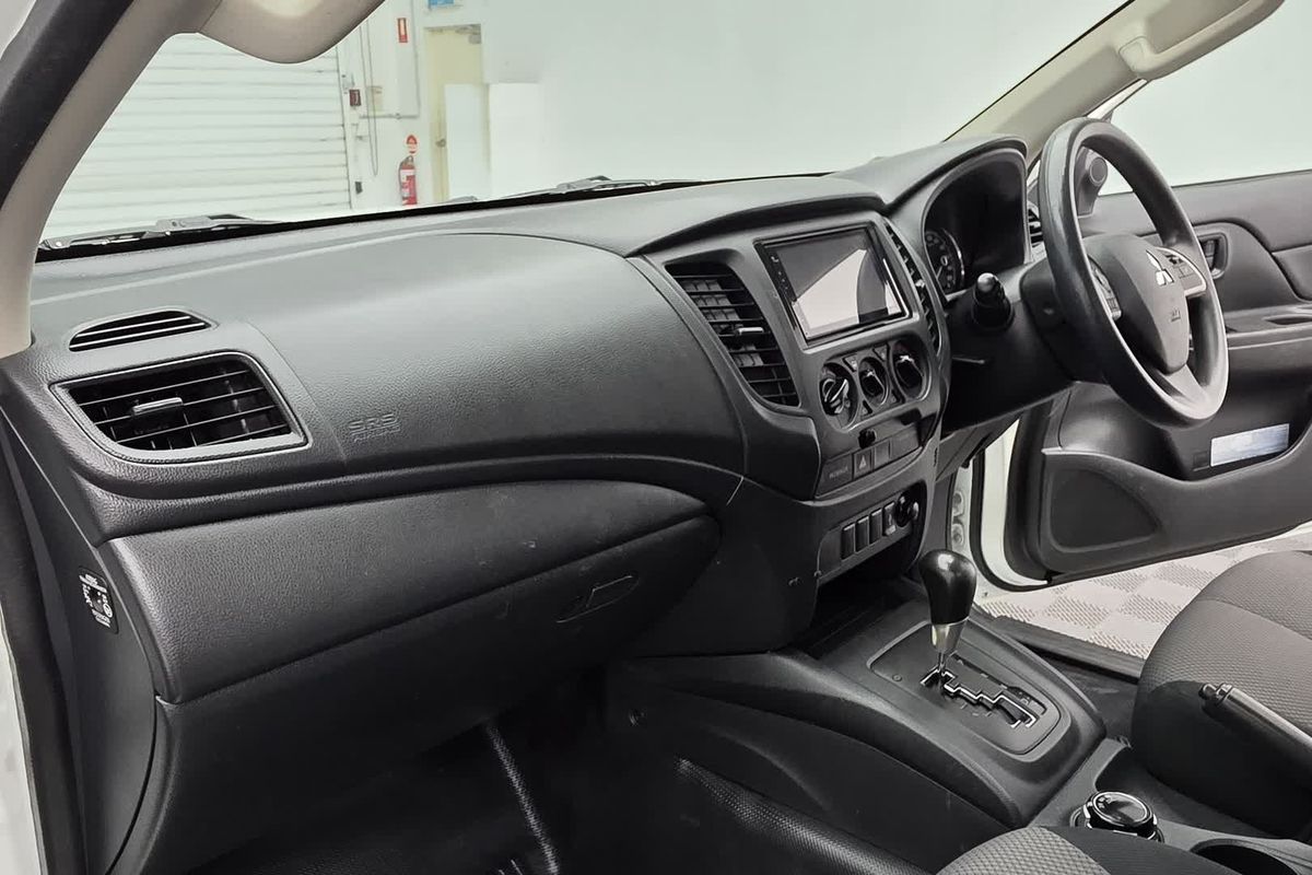 2022 Mitsubishi Triton GLX MR 4X4