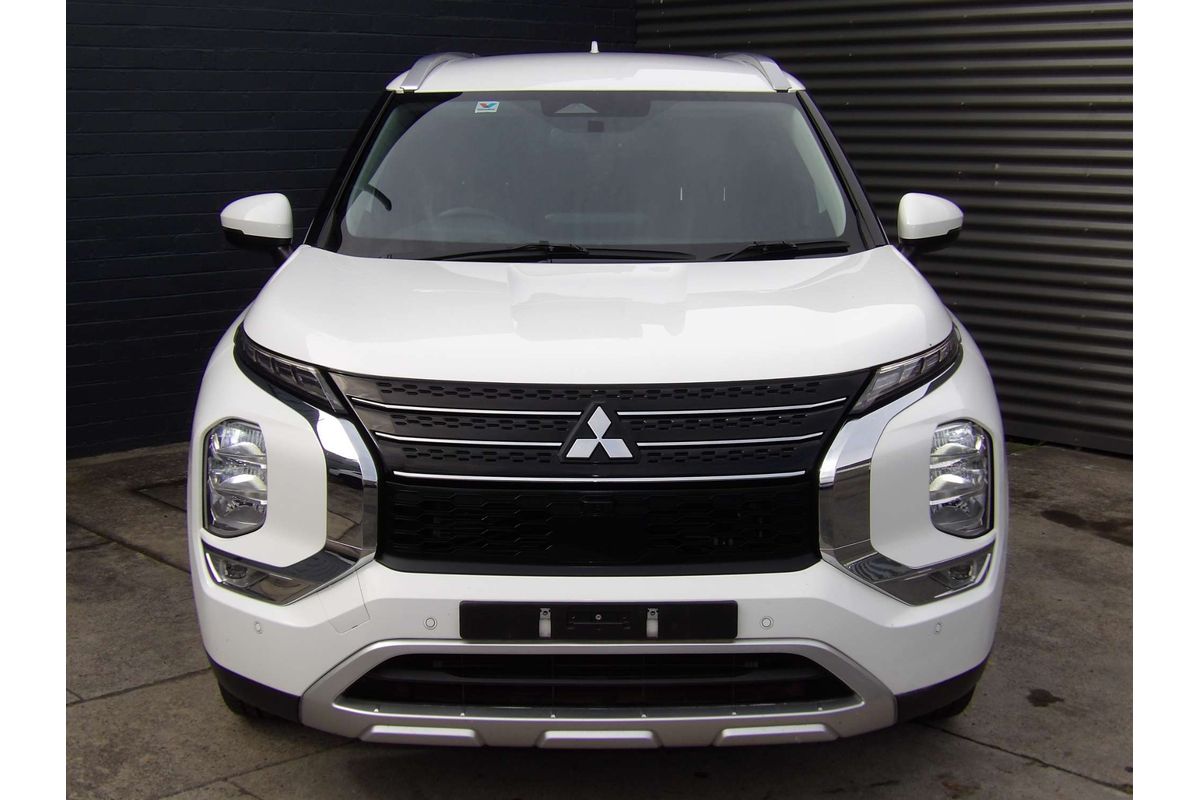 2024 Mitsubishi Outlander LS ZM