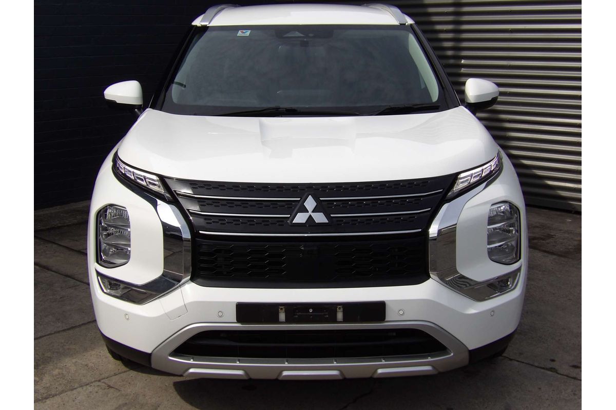 2024 Mitsubishi Outlander LS ZM