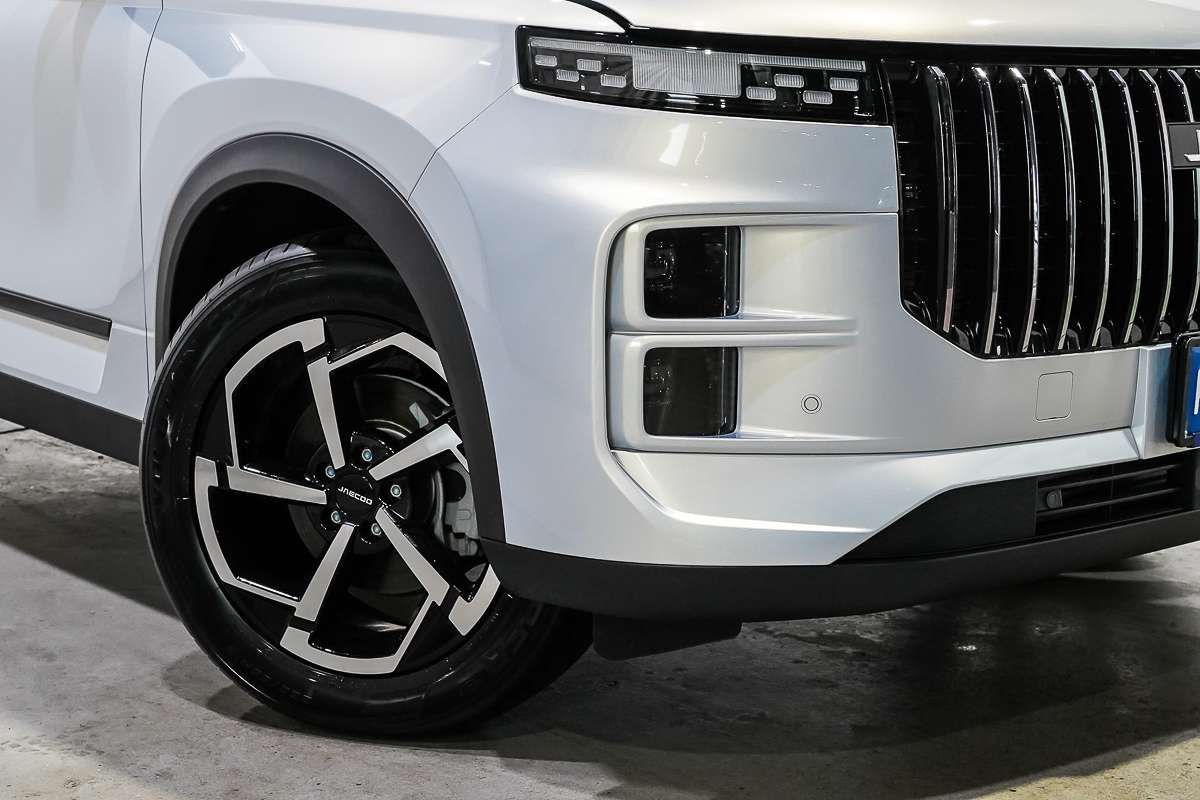 2025 OMODA JAECOO J7 Track