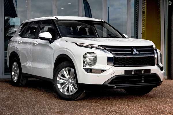 2025 Mitsubishi Outlander ES ZM
