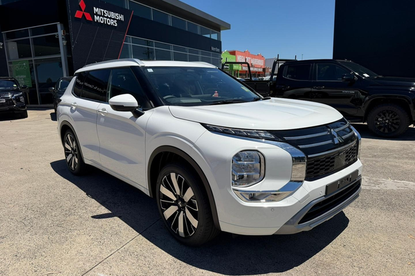 2026 Mitsubishi Outlander Exceed ZM