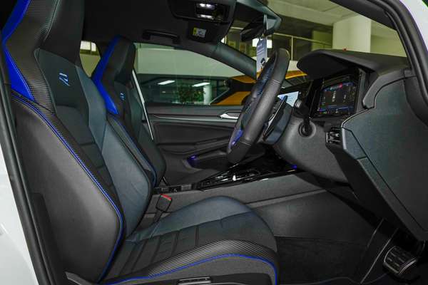 2024 Volkswagen Golf R 8 thumb-9