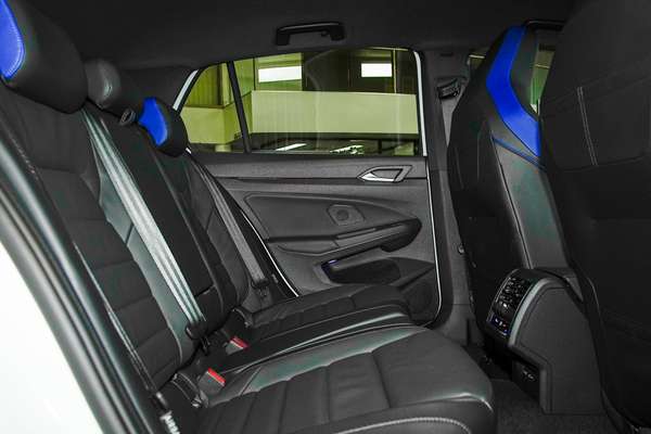 2024 Volkswagen Golf R 8 thumb-8