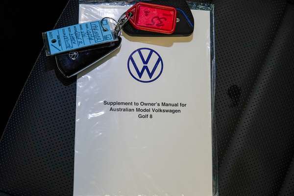 2024 Volkswagen Golf R 8 thumb-21