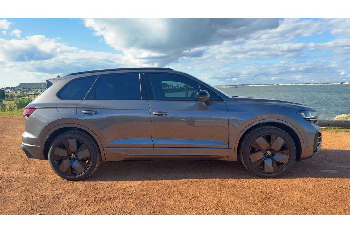 2026 Volkswagen Touareg 210TDI Wolfsburg Edition RC