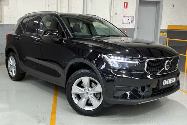 2025 Volvo XC40 Plus B4