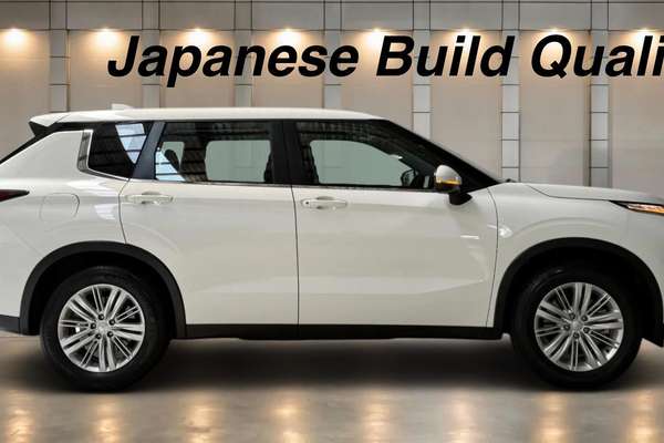 2024 Mitsubishi Outlander ES ZM