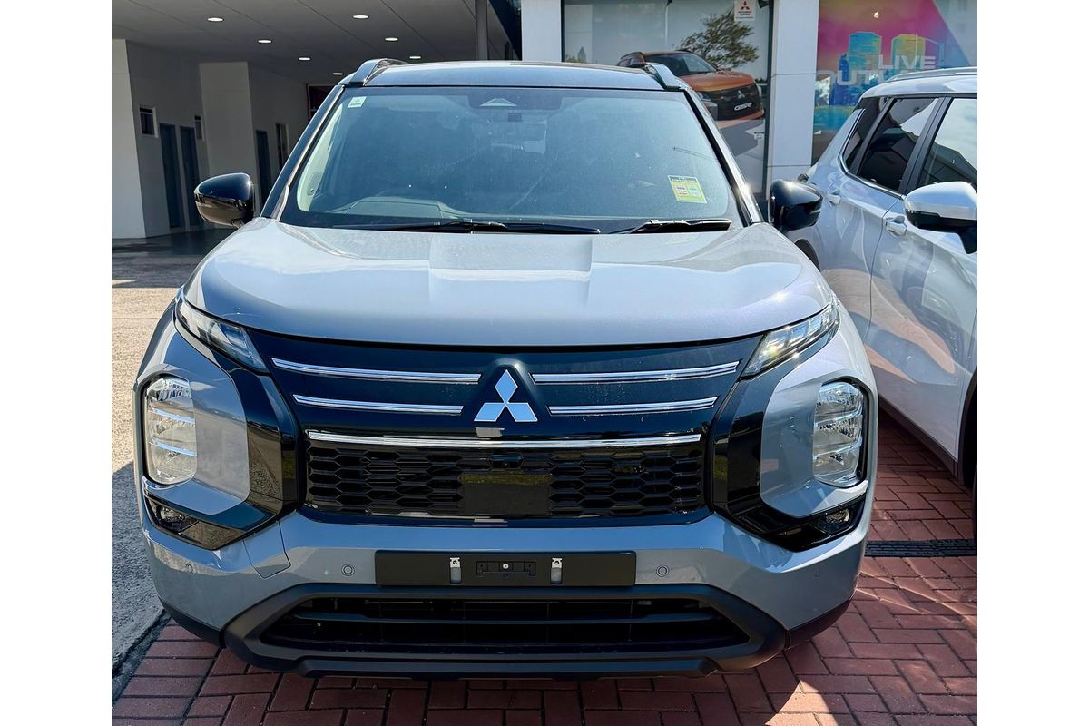 2025 Mitsubishi Outlander LS ZM