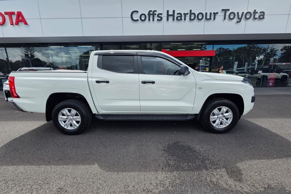 2024 Mitsubishi Triton GLX+ MV 4X4
