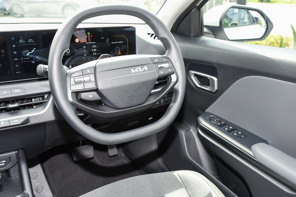 2026 Kia K4 S CL4m thumb-17