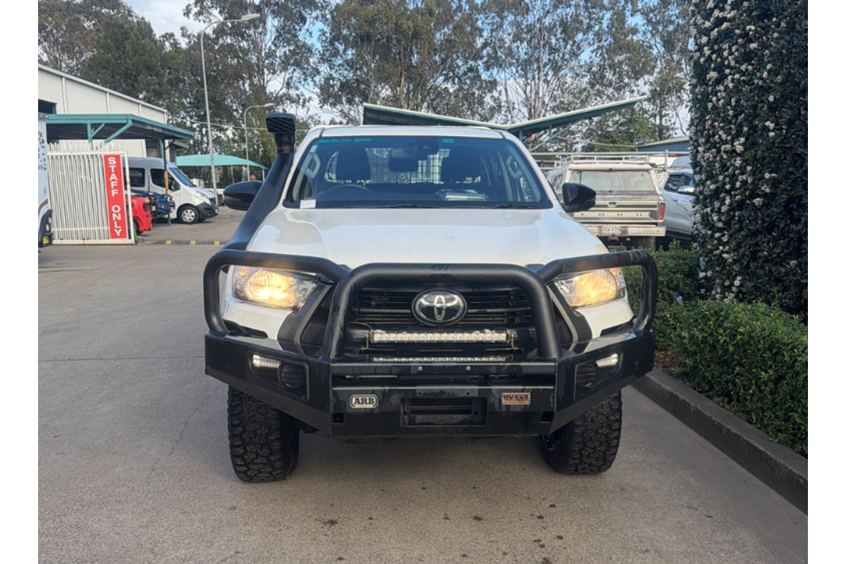 2022 Toyota Hilux SR GUN126R 4X4 image 9