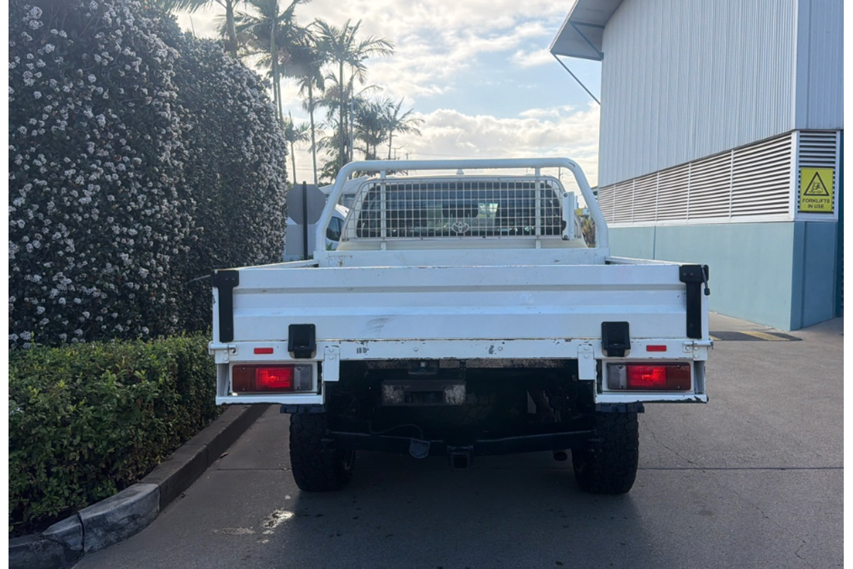 2022 Toyota Hilux SR GUN126R 4X4 image 10