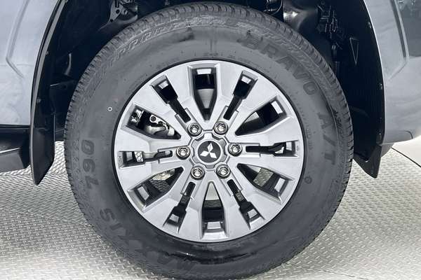 2024 Mitsubishi Triton GLS MV 4X4 thumb-9