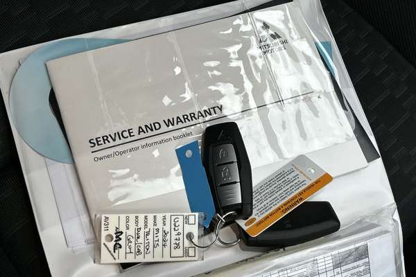2024 Mitsubishi Triton GLS MV 4X4 thumb-22