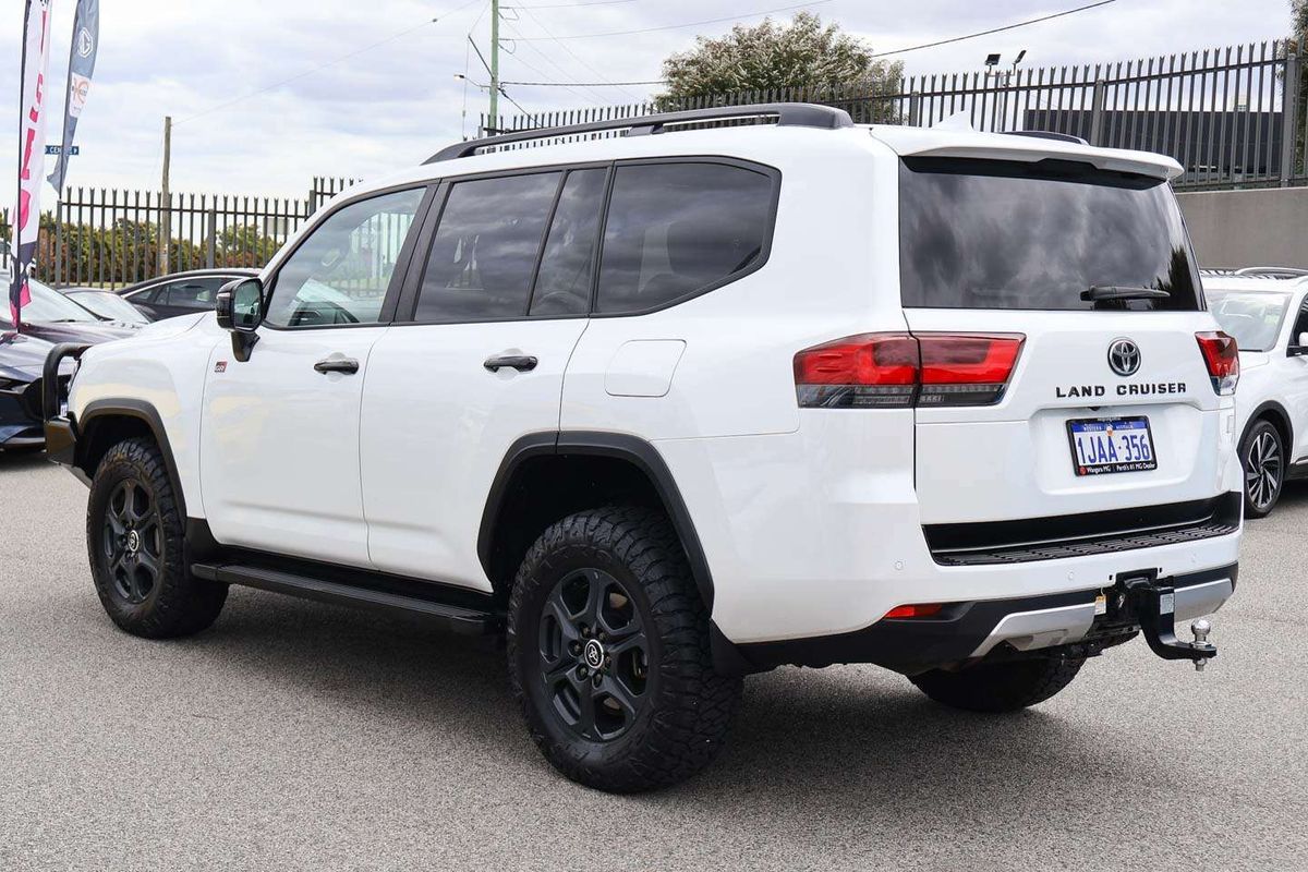2022 Toyota Landcruiser GR Sport FJA300R