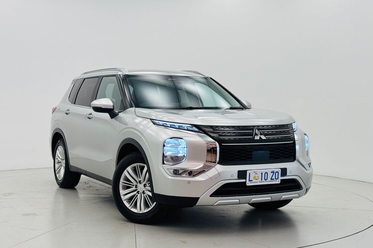2024 Mitsubishi Outlander LS ZM