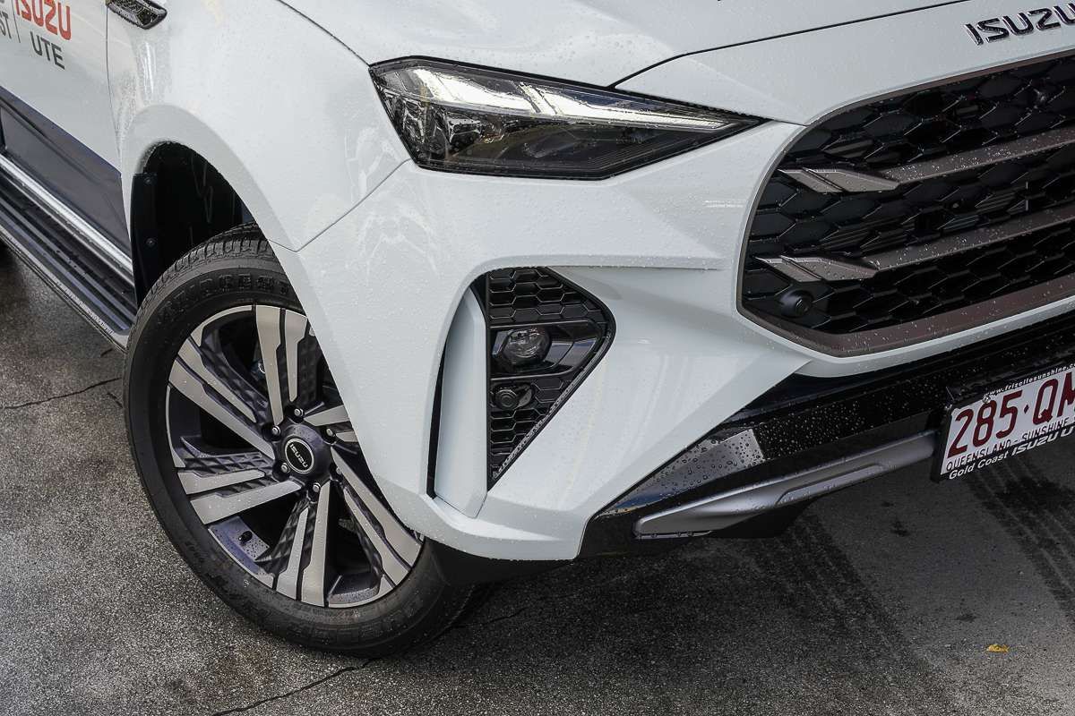 2026 Isuzu MU-X LS-T