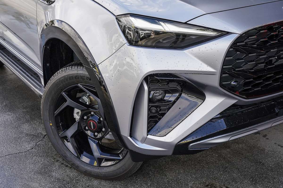 2026 Isuzu MU-X X-TERRAIN