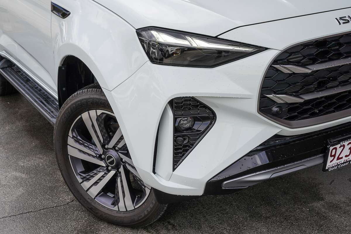 2026 Isuzu MU-X LS-T
