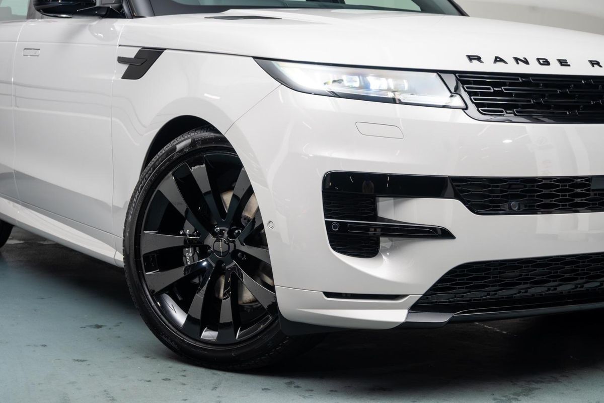 2026 Land Rover Range Rover Sport D300 Dynamic SE L461