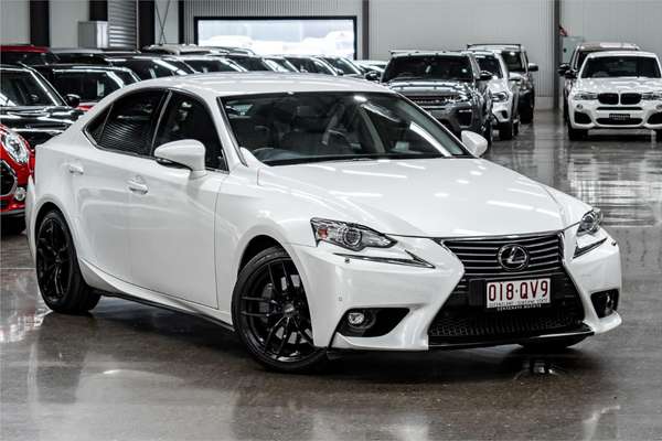 2016 Lexus IS IS200t Luxury ASE30R