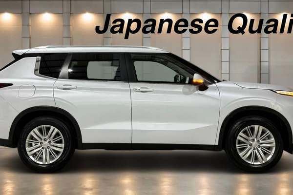 2024 Mitsubishi Outlander LS ZM