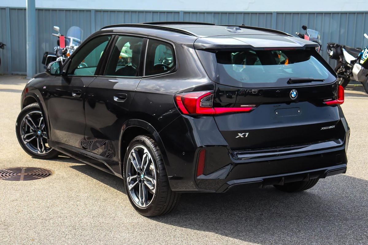 2025 BMW X1 xDrive20i U11