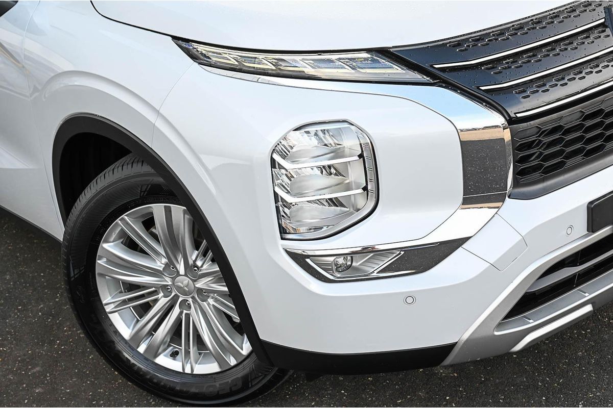 2023 Mitsubishi Outlander LS ZM