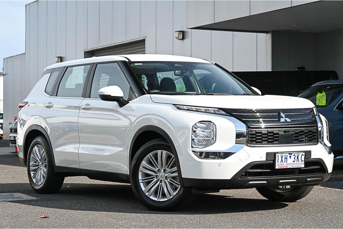2022 Mitsubishi Outlander ES ZM