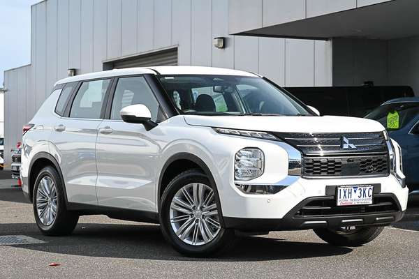 2022 Mitsubishi Outlander ES ZM