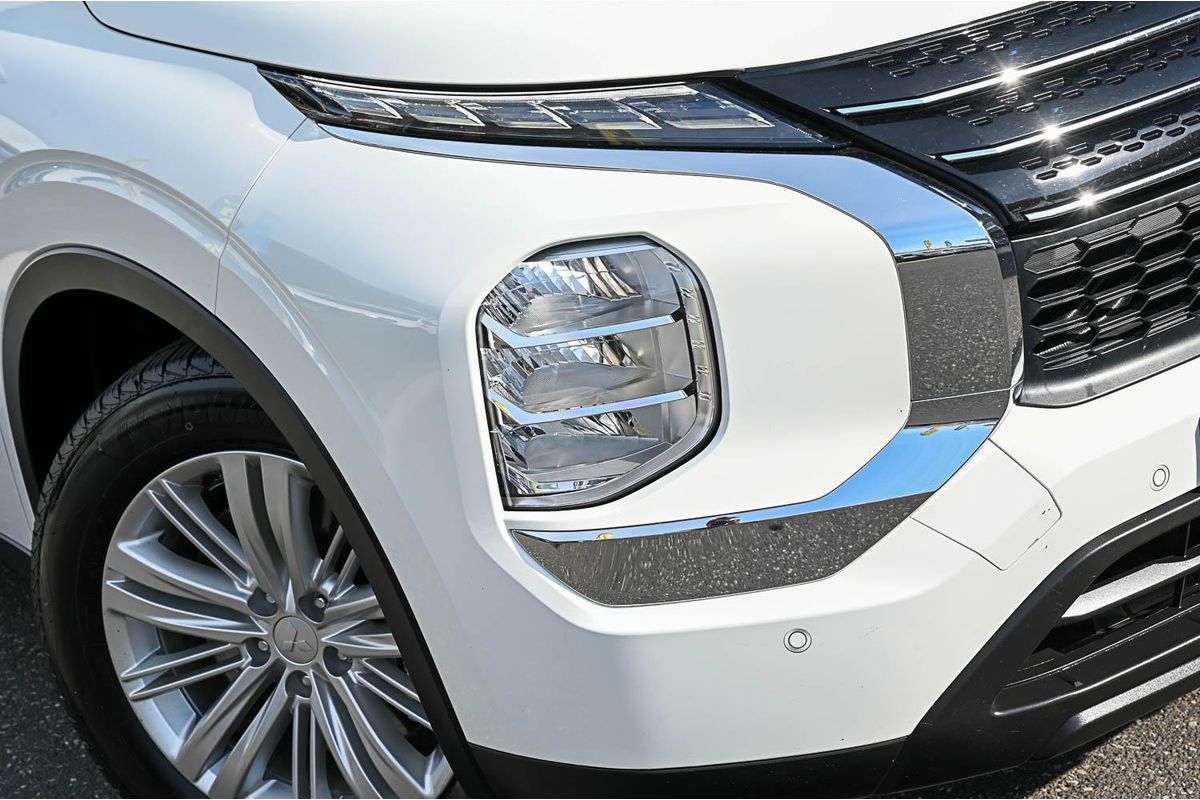 2022 Mitsubishi Outlander ES ZM