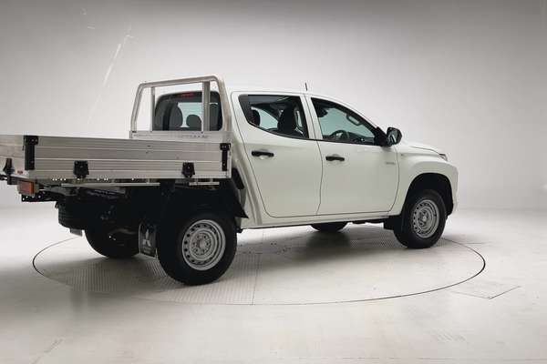 2022 Mitsubishi Triton GLX MR 4X4 thumb-2