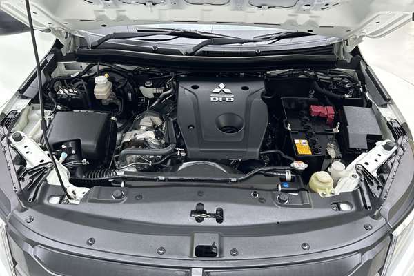 2022 Mitsubishi Triton GLX MR 4X4 thumb-9